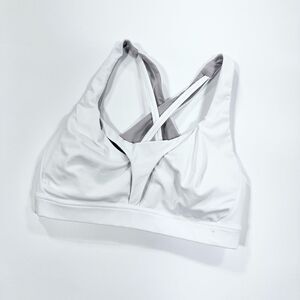Lululemon white Stash it All bra 8 C/D